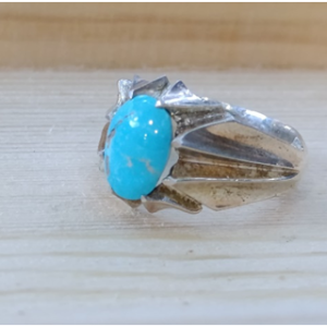 Silver-ring-with-turquoise-stone