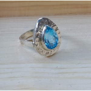 Womens-silver-ring-with-blue-topaz-stone